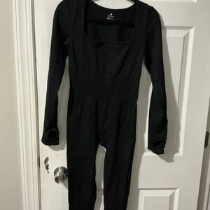 Woman’s Jumpsuit Square Neck Long Sleeve.